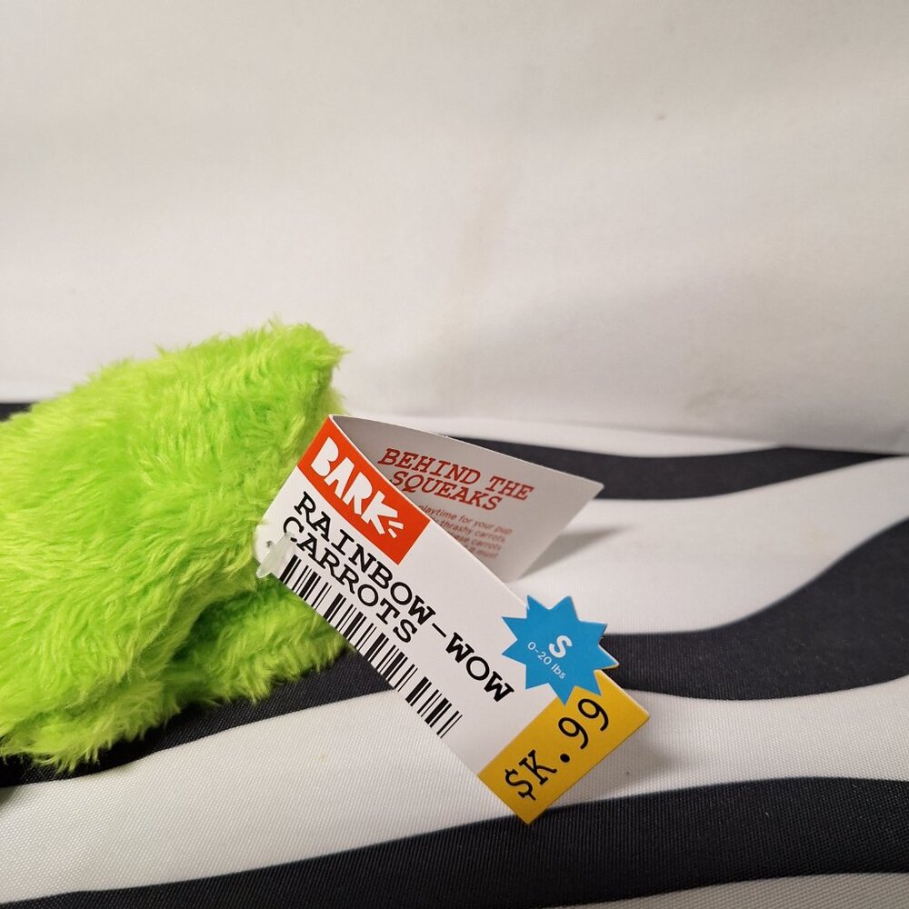 NWT Bark BarkBox Beg -n- Bag Theme with 2 toys and 3 treats - Small Dogs - Picture 8 of 16